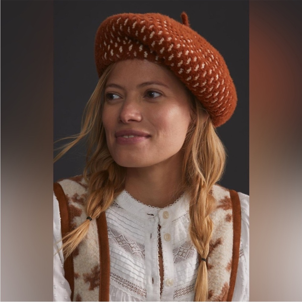 NWT Anthropologie Stylish Beige and White Beret
